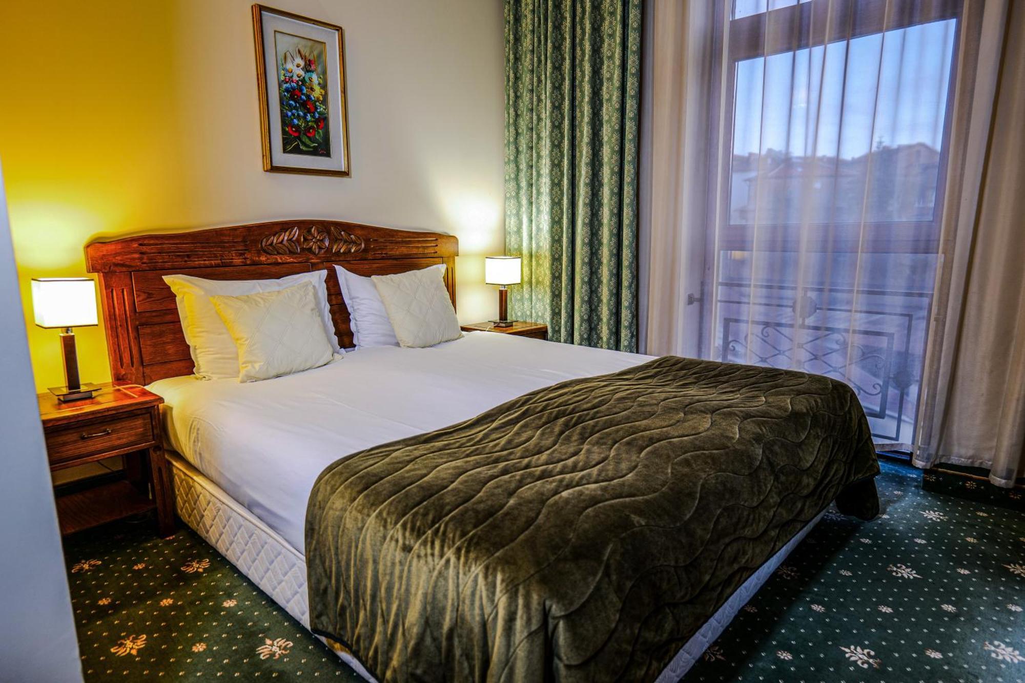 Retro Hotel Хасково Экстерьер фото